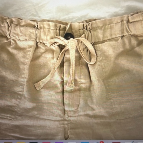 Linen, drawstring, shorts, barely worn, side pockets great for summer days. - Picture 2 of 2